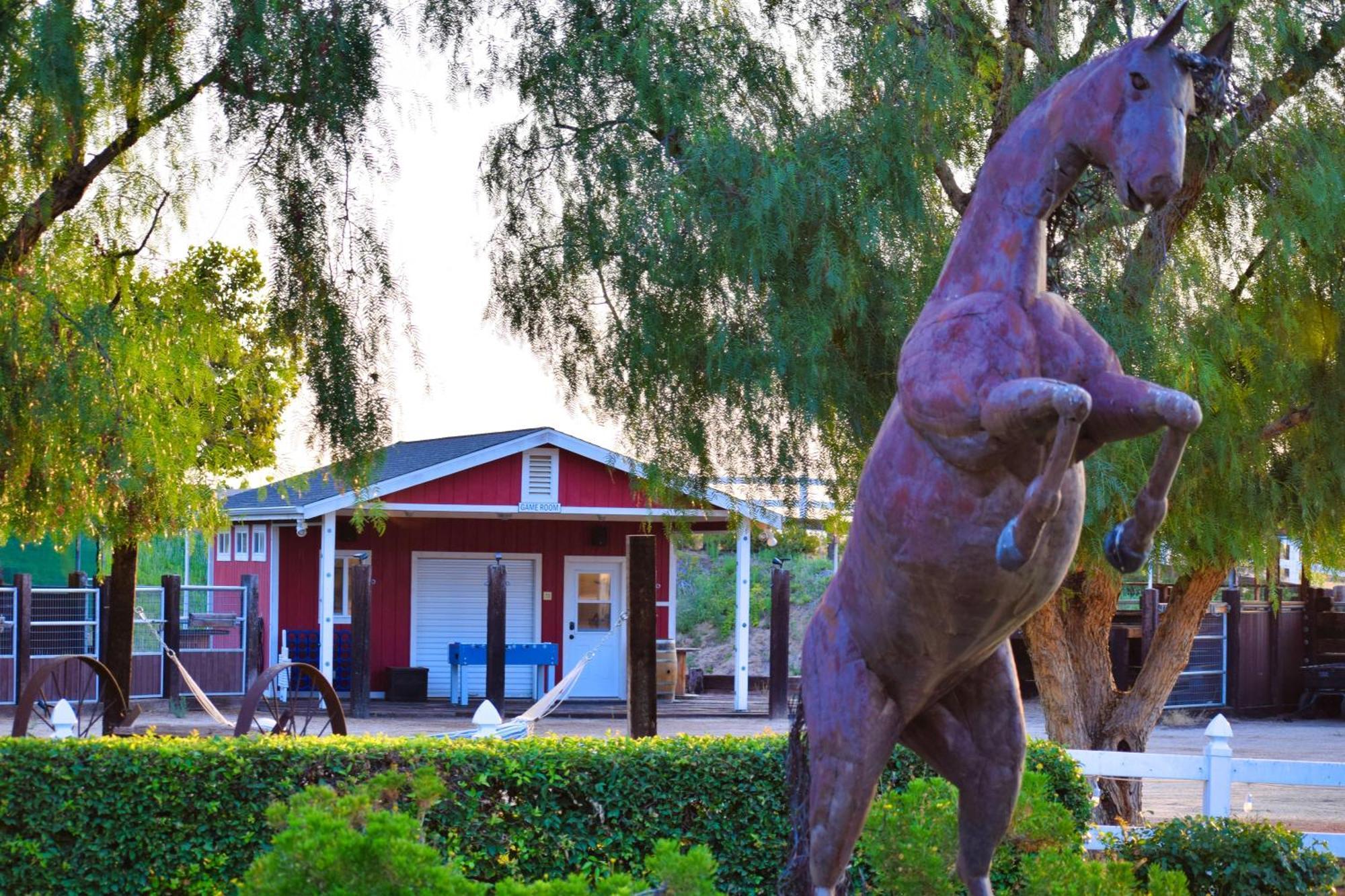 Peppertree Lane Ranch -- Seven-Acre Ranch In The Heart Of Wine Country Hotel Temecula Exterior photo