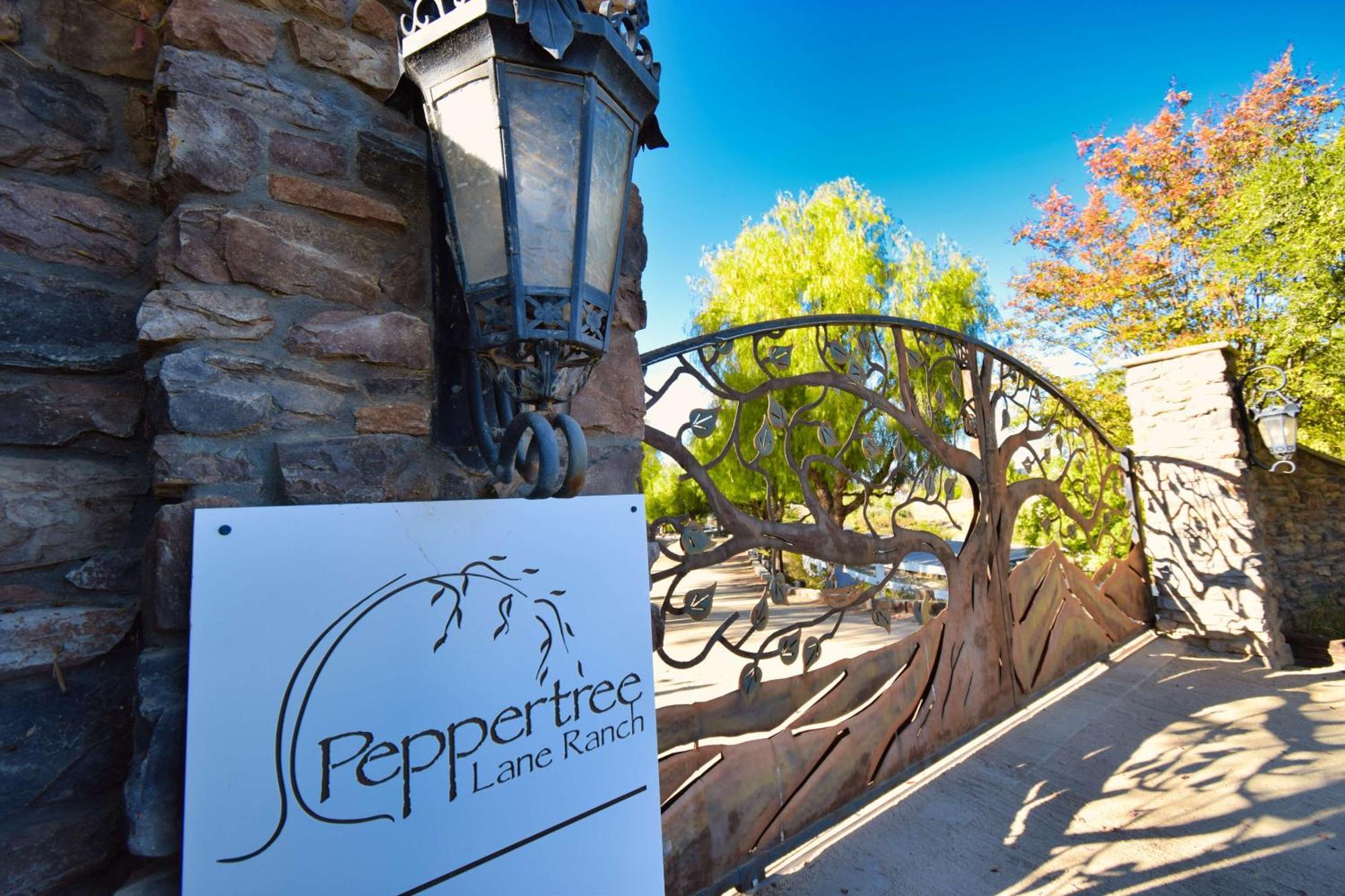 Peppertree Lane Ranch -- Seven-Acre Ranch In The Heart Of Wine Country Hotel Temecula Exterior photo