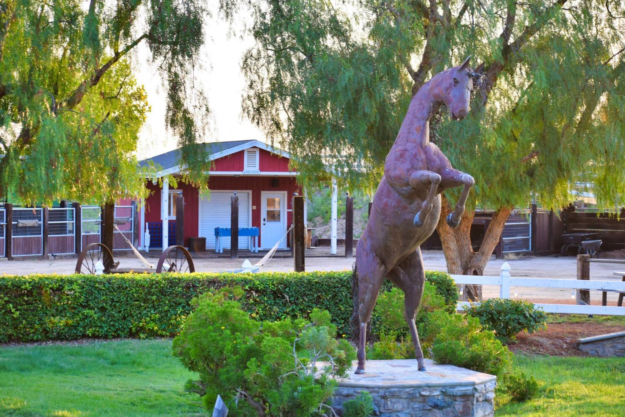 Peppertree Lane Ranch -- Seven-Acre Ranch In The Heart Of Wine Country Hotel Temecula Exterior photo