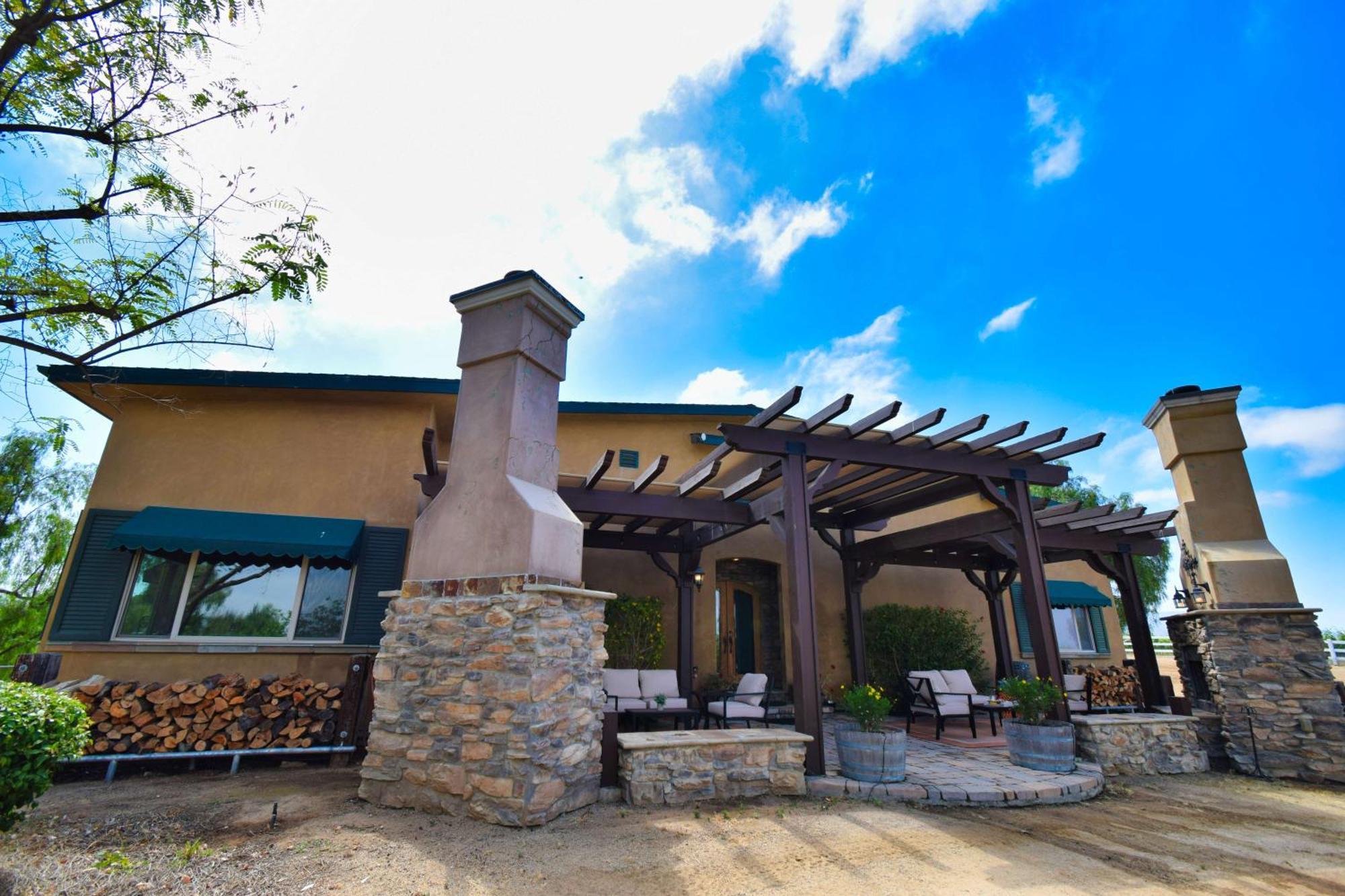 Peppertree Lane Ranch -- Seven-Acre Ranch In The Heart Of Wine Country Hotel Temecula Exterior photo