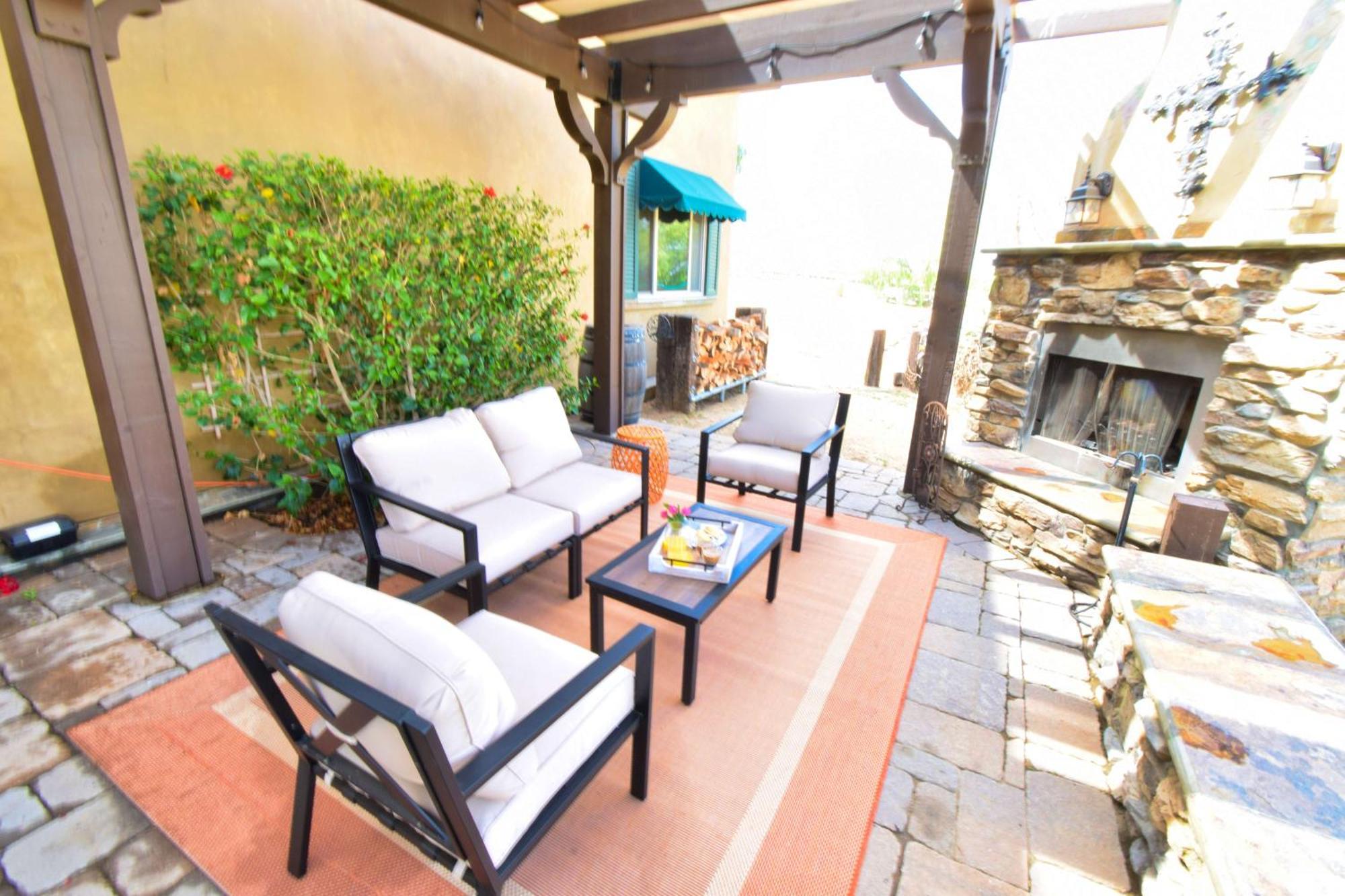 Peppertree Lane Ranch -- Seven-Acre Ranch In The Heart Of Wine Country Hotel Temecula Exterior photo