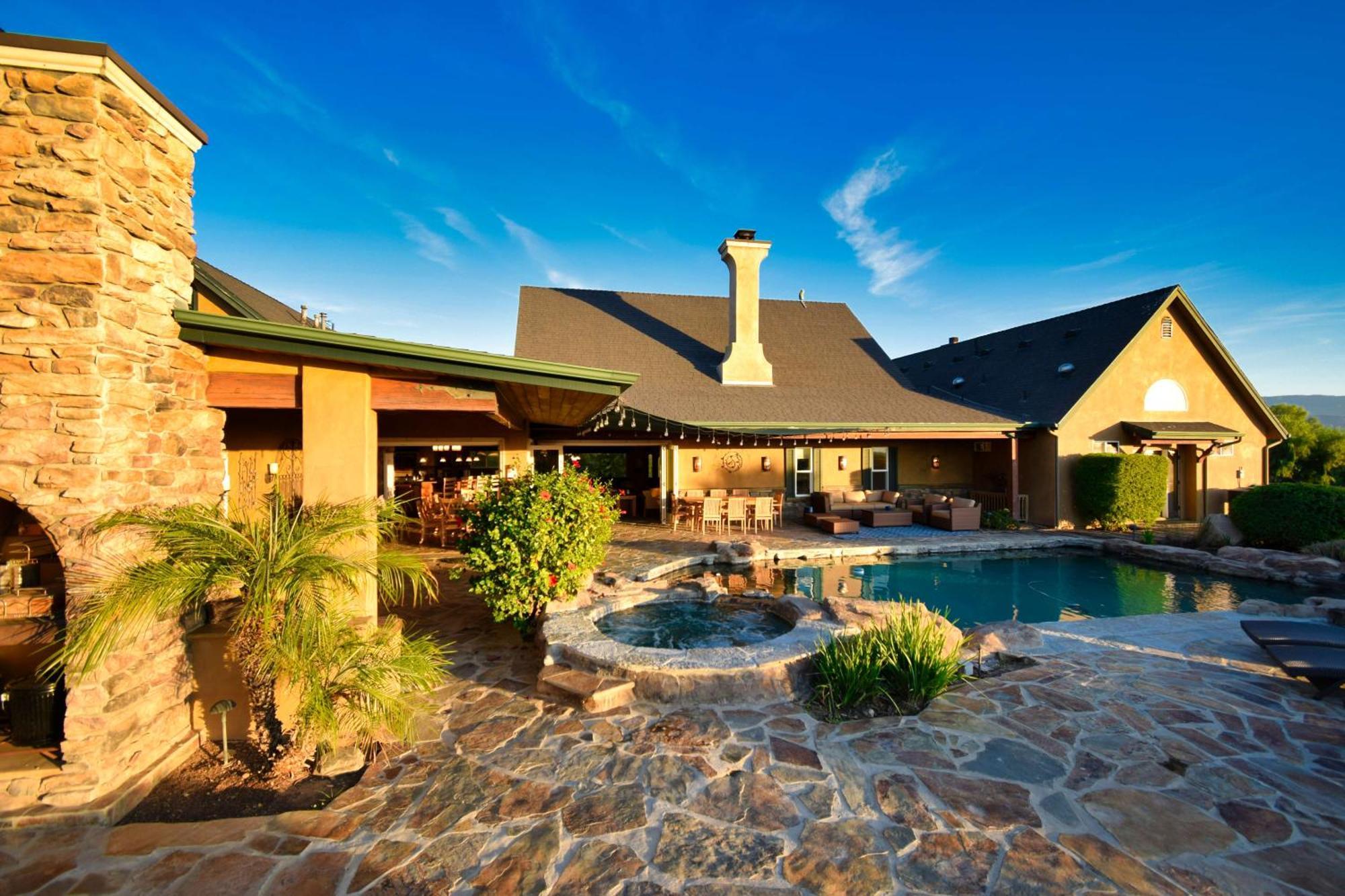 Peppertree Lane Ranch -- Seven-Acre Ranch In The Heart Of Wine Country Hotel Temecula Exterior photo