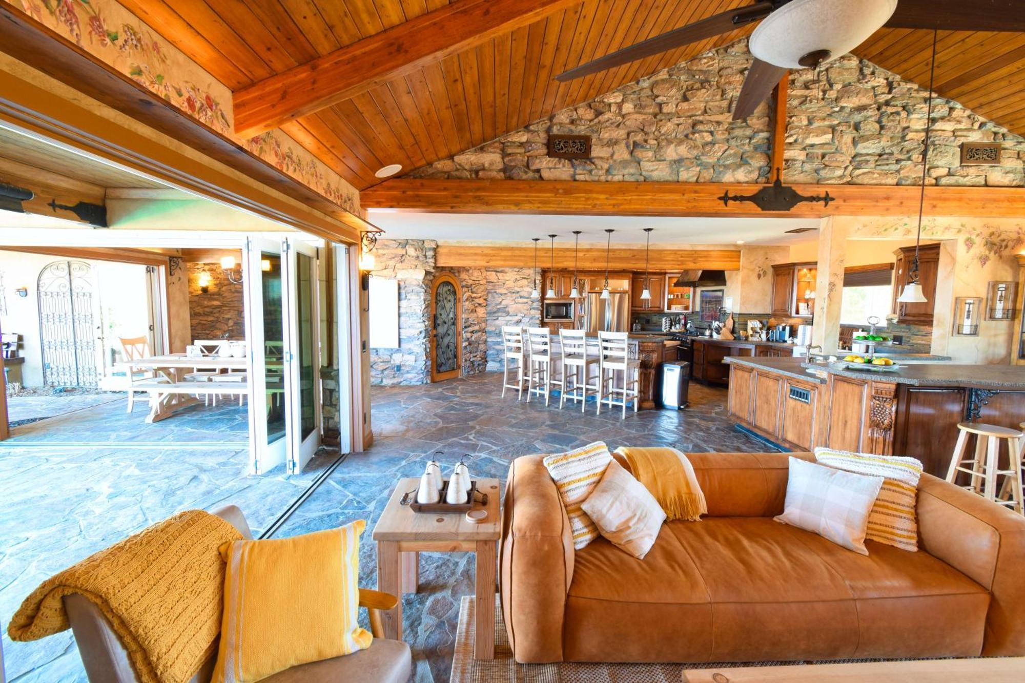 Peppertree Lane Ranch -- Seven-Acre Ranch In The Heart Of Wine Country Hotel Temecula Exterior photo