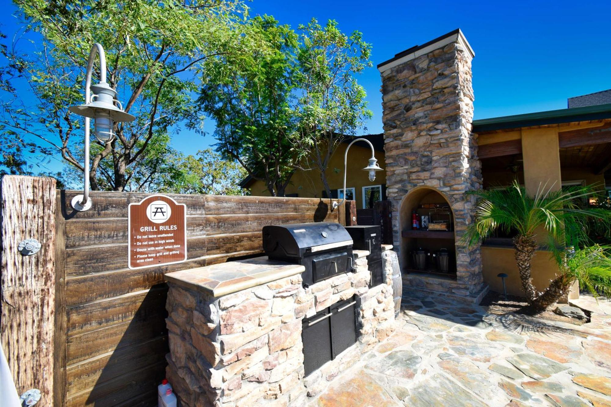 Peppertree Lane Ranch -- Seven-Acre Ranch In The Heart Of Wine Country Hotel Temecula Exterior photo
