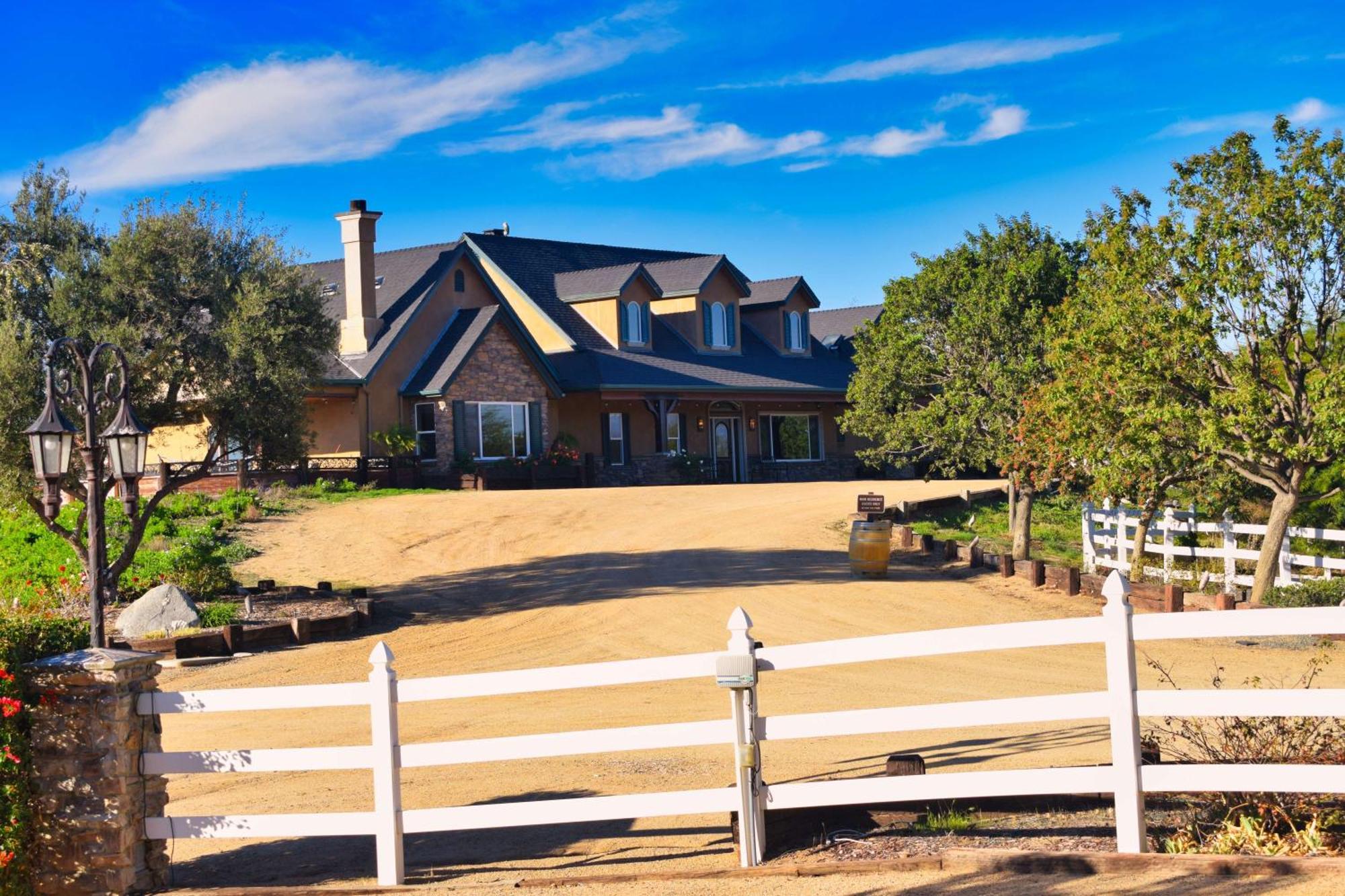 Peppertree Lane Ranch -- Seven-Acre Ranch In The Heart Of Wine Country Hotel Temecula Exterior photo